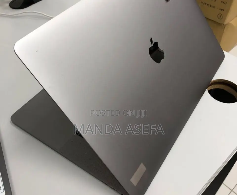 New Laptop Apple MacBook Pro 2015 16GB Intel Core I7 SSD 512GB