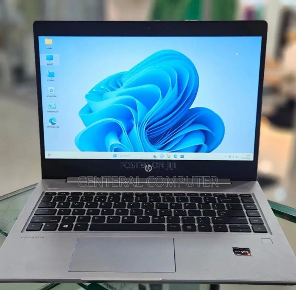 New Laptop HP ProBook 430 8GB AMD Ryzen 5 SSD 256GB