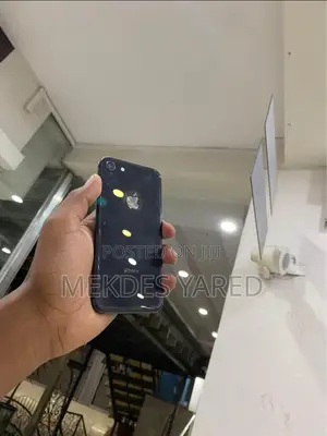 Photo - New Apple iPhone 8 64 GB Black