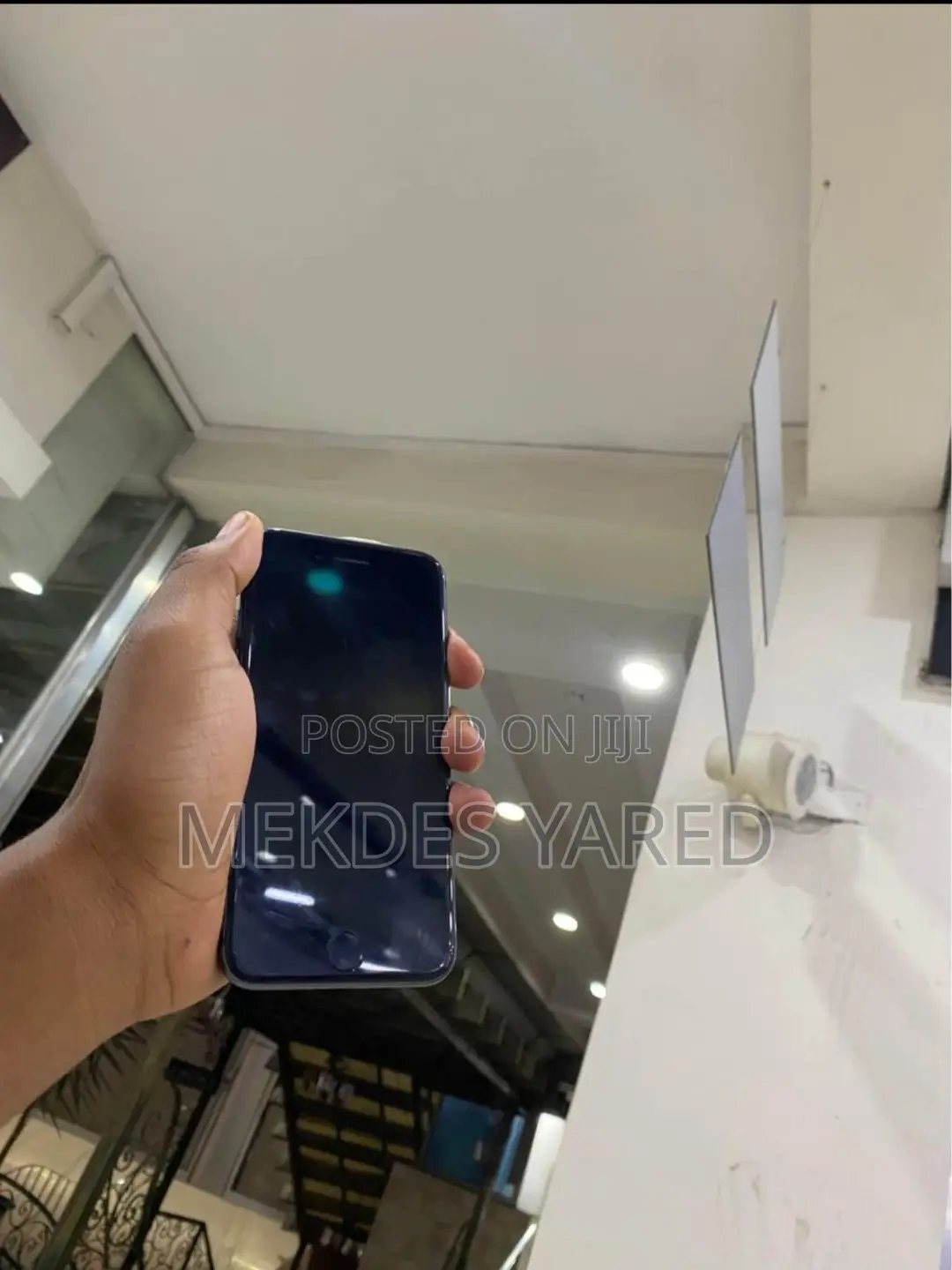 New Apple iPhone 8 64 GB Black