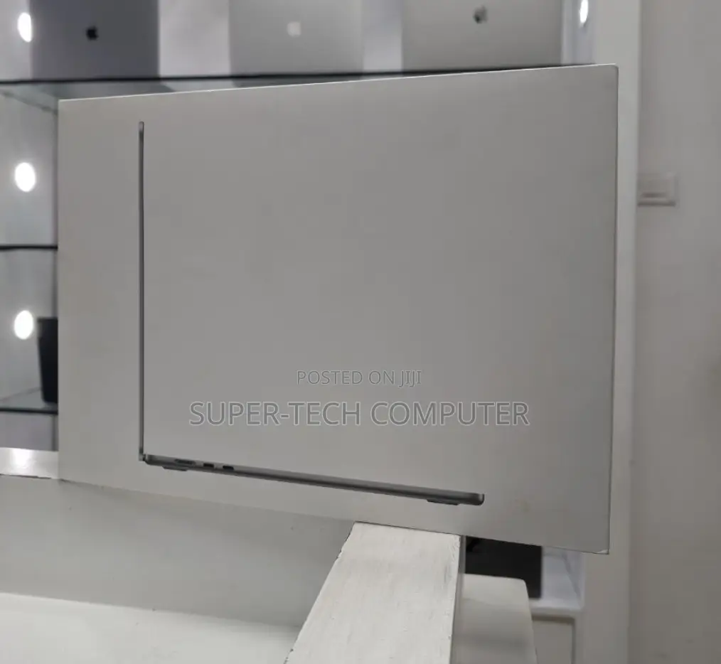 New Laptop Apple MacBook Air 2023 M2 8GB Apple M3 Pro SSD 512GB