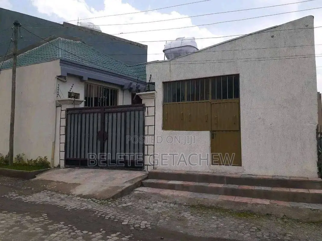 4bdrm Villa in Ayat Compound Modern, Bole for sale