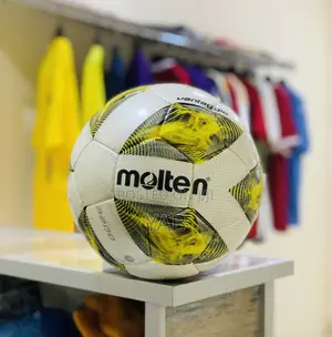 Photo - Molten 3200 የእግር ኳስ።