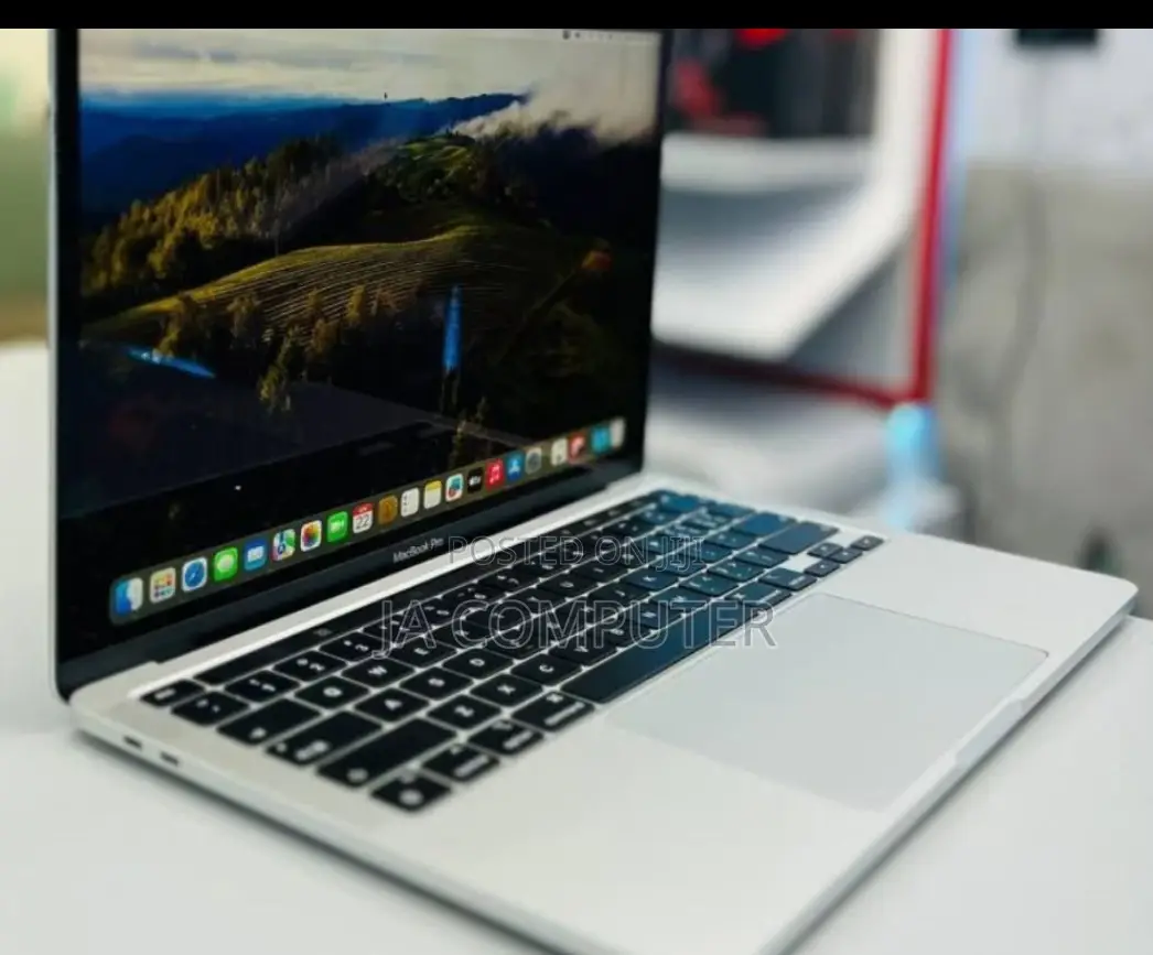 New Laptop Apple MacBook Pro 2022 M2 8GB Apple M2 SSD 256GB