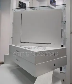 New Laptop Apple MacBook Air 8GB Apple M3 SSD 512GB