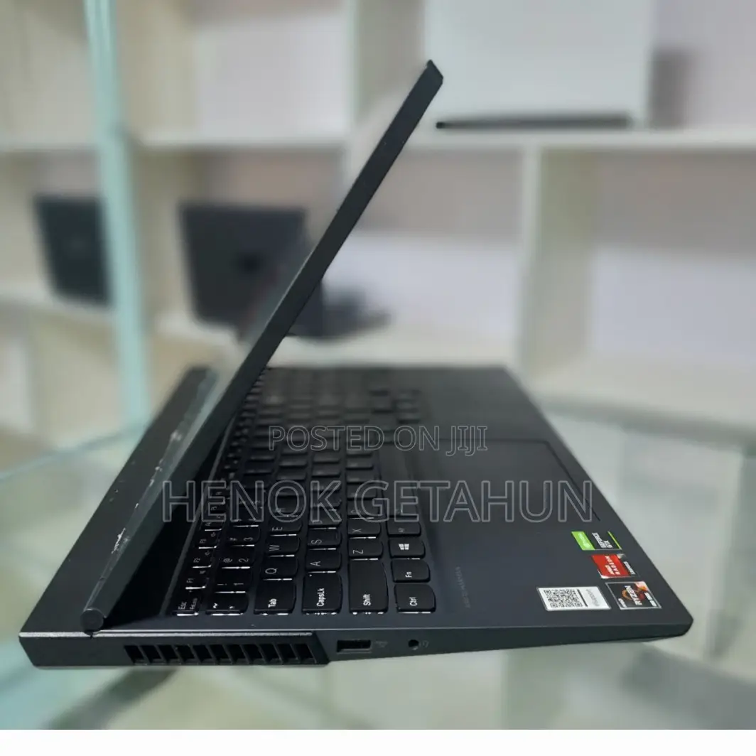 New Laptop Lenovo Legion 5 16GB AMD Ryzen 5 SSD 512GB
