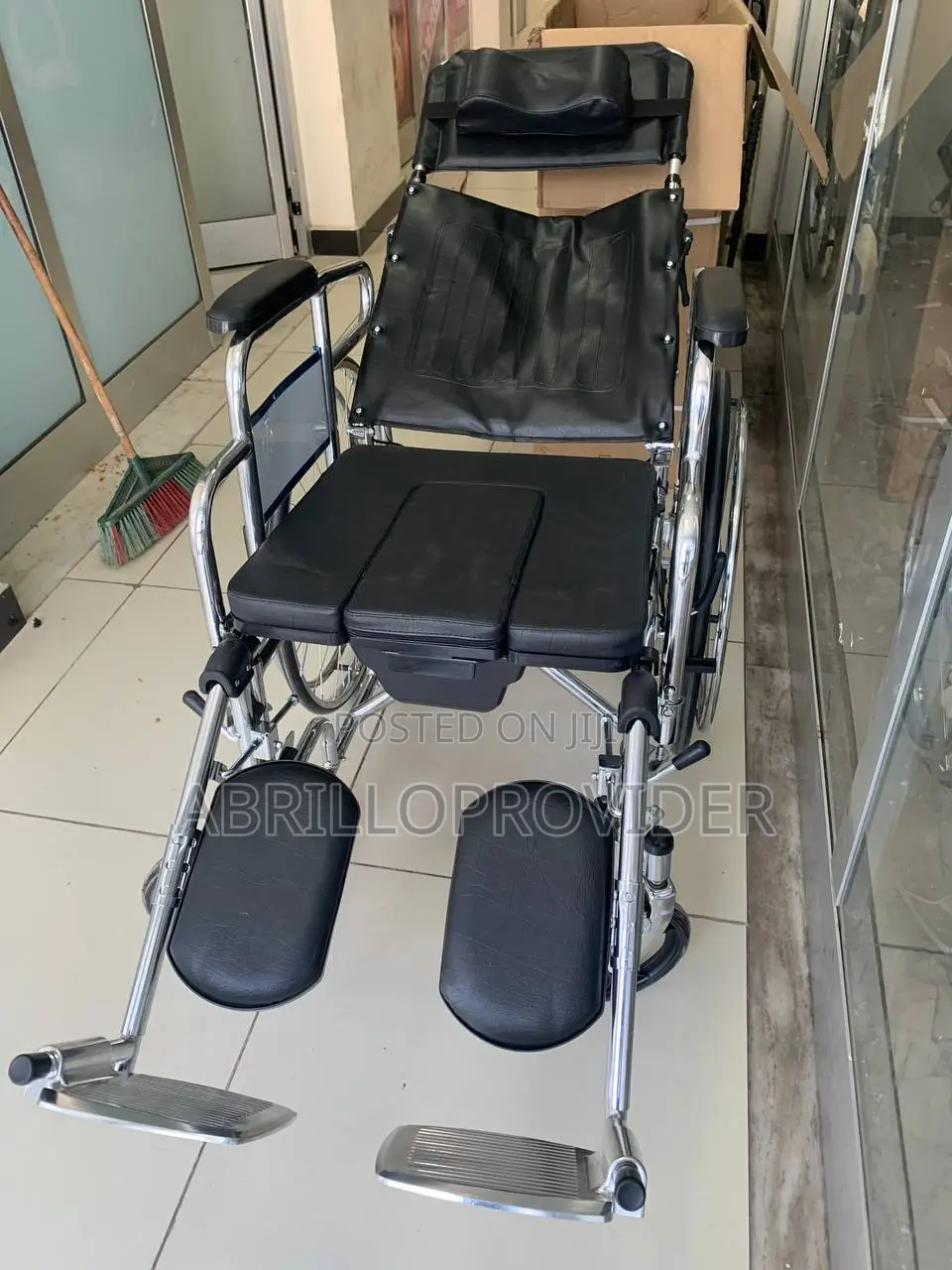 Wheelchair[]Wheelchair[]Multifunctional[]Wheelchair[]Commode