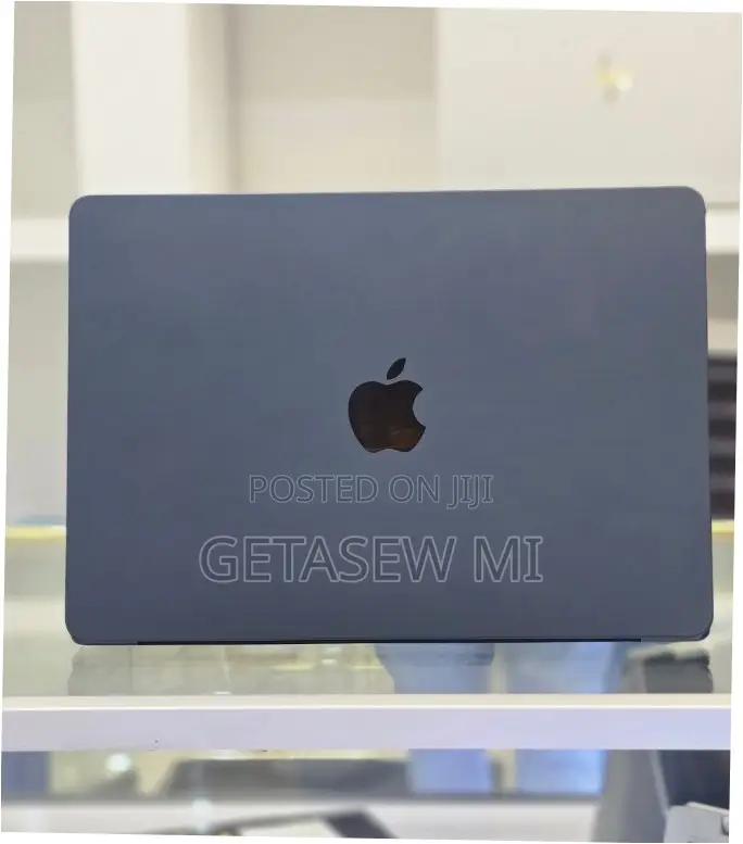 New Laptop Apple MacBook Air 2022 M2 16GB Apple M2 SSD 512GB