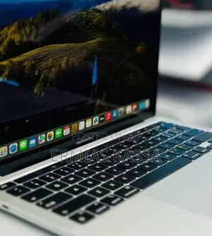 New Laptop Apple MacBook Pro 2022 M2 8GB Apple M2 SSD 256GB