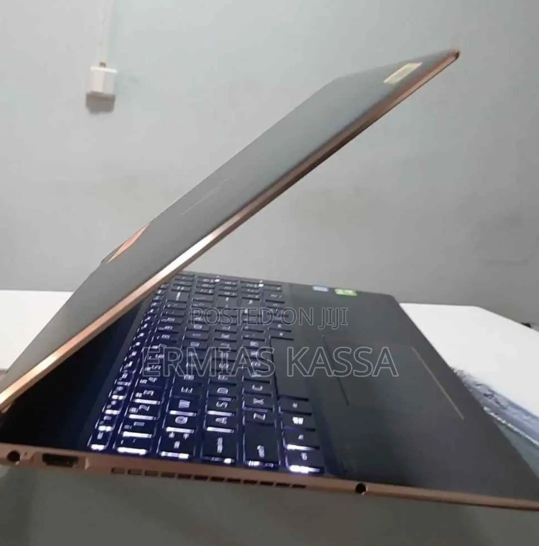 New Laptop HP Spectre X360 13 16GB Intel Core I7 SSD 512GB