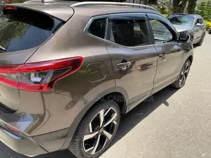 Nissan Qashqai 2018 Brown
