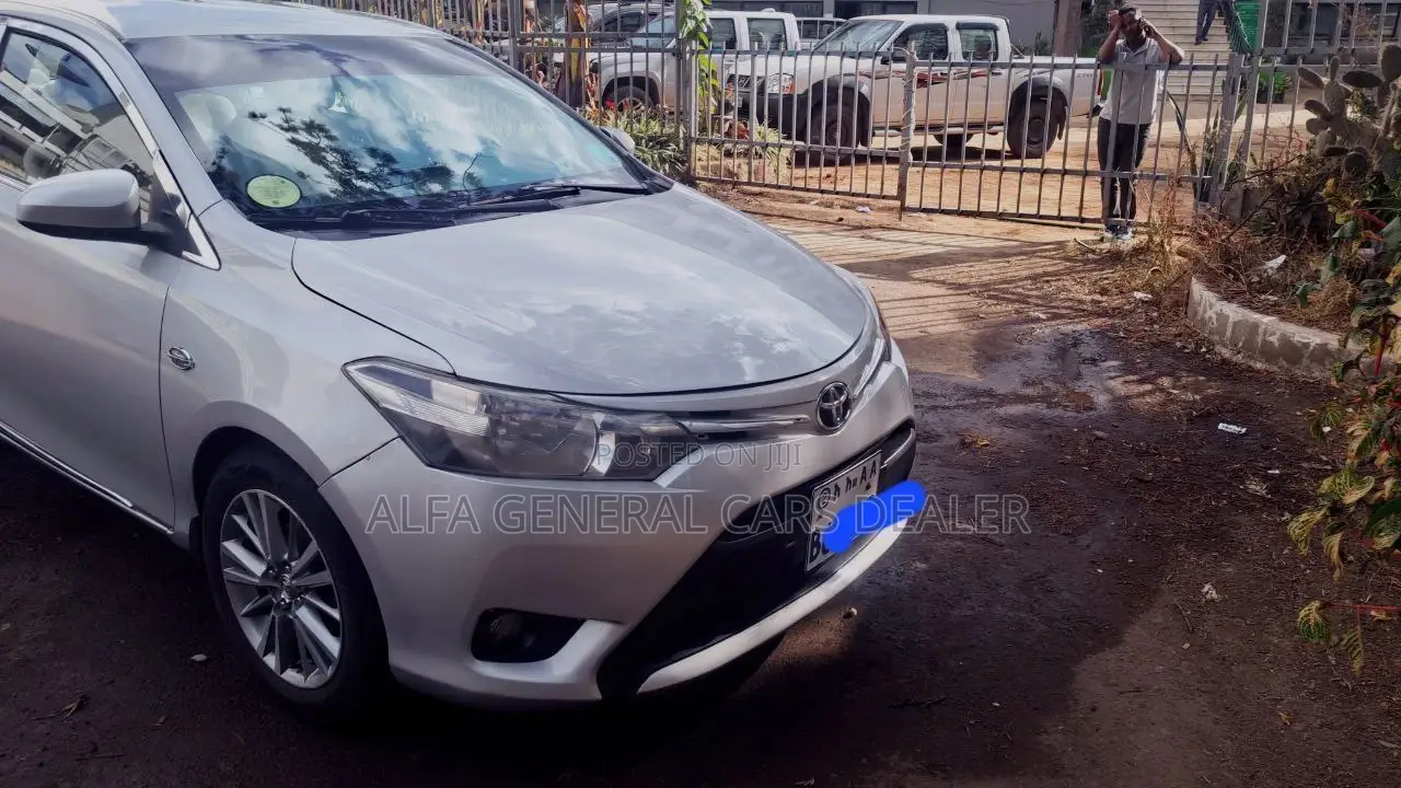 Toyota Yaris 2016 Silver