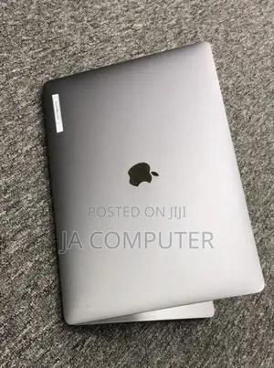 New Laptop Apple MacBook Pro 2019 16GB Intel Core I9 SSD 512GB