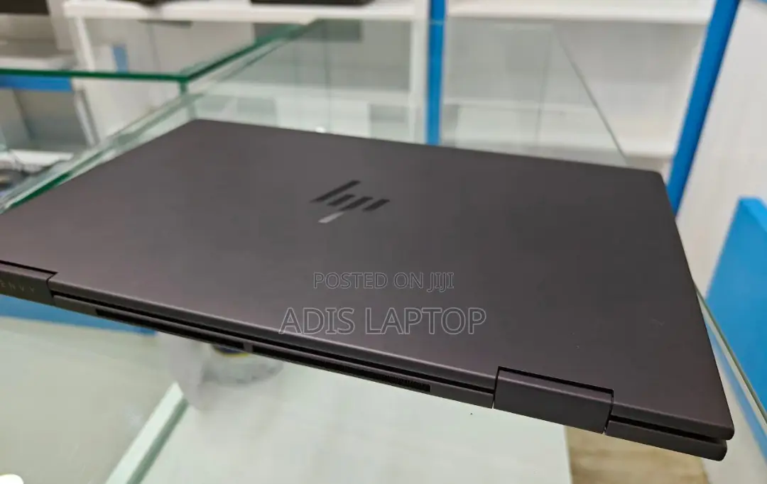 New Laptop HP Envy X360 8GB AMD Ryzen 5 SSD 512GB