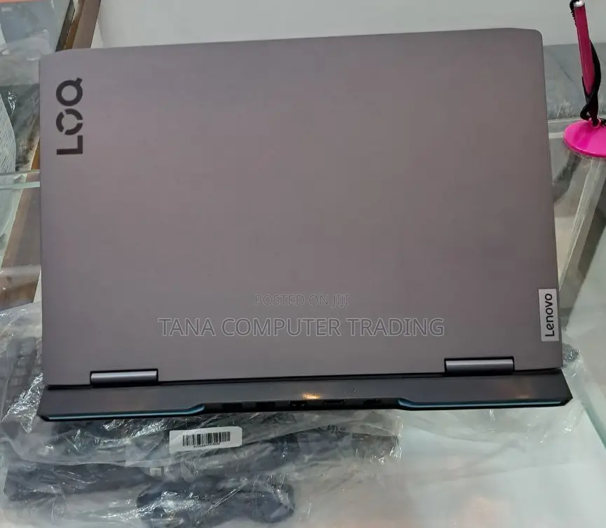 New Laptop Lenovo LOQ 15IRH8 16GB Intel Core I5 SSD 512GB