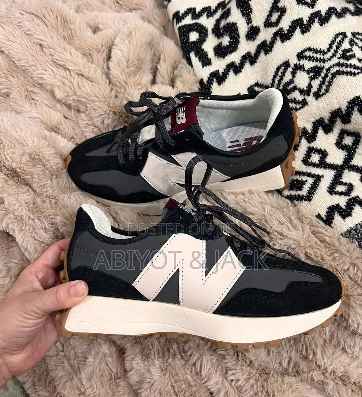 New Balance 327 Woman Shoe Master Quality in Kolfe Keranio Shoes