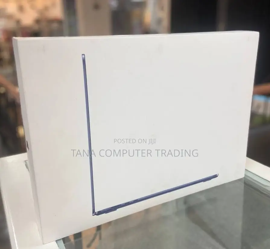 New Laptop Apple MacBook Air 2023 M2 8GB Apple M3 SSD 256GB