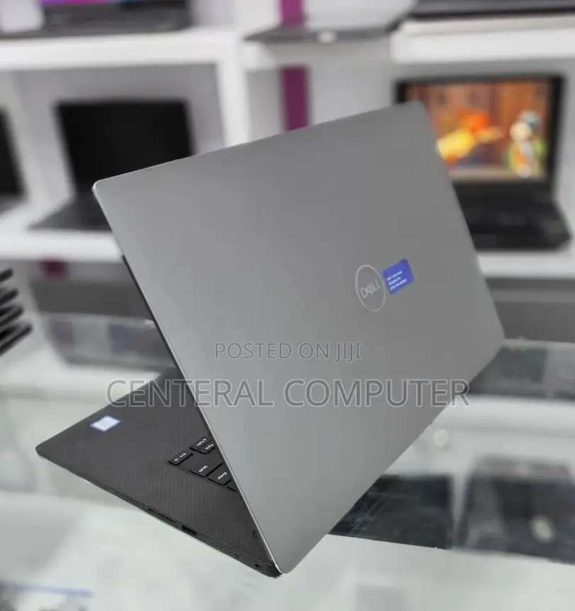 New Laptop Dell Precision 15 7550 32GB Intel Core I9 SSD 512GB