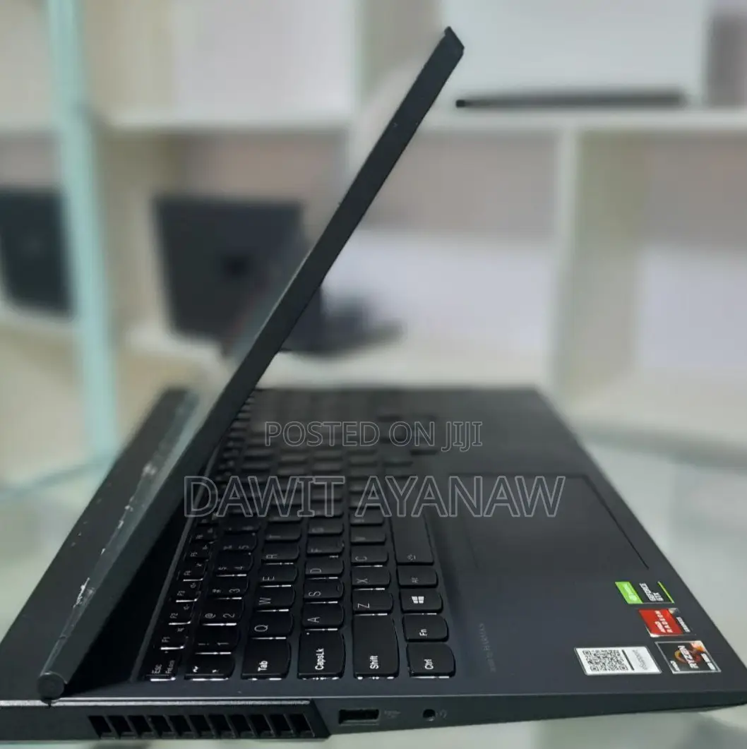 New Laptop Lenovo 16GB AMD Ryzen 5 SSD 512GB