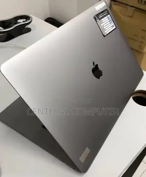 Photo - New Laptop Apple MacBook 16GB Intel Core I7 SSD 512GB