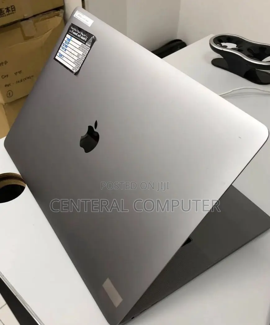 New Laptop Apple MacBook 16GB Intel Core I7 SSD 512GB