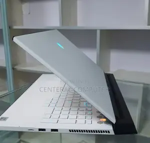 New Laptop Alienware M17x R2 16GB Intel Core I7 SSD 1T