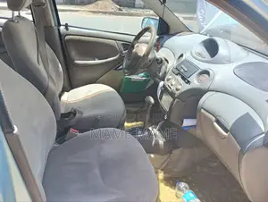 Toyota Platz 2005 Silver