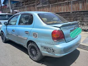 Toyota Platz 2005 Silver