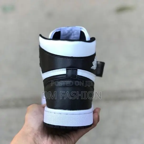 Air Jordan 1 Panda Black White