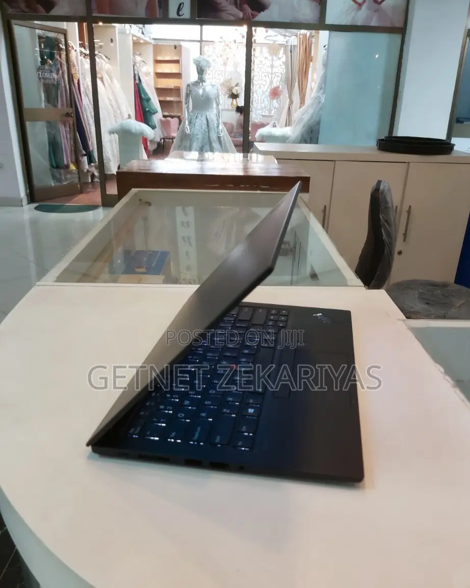 New Laptop Lenovo ThinkPad Yoga 16GB Intel Core I5 SSD 512GB