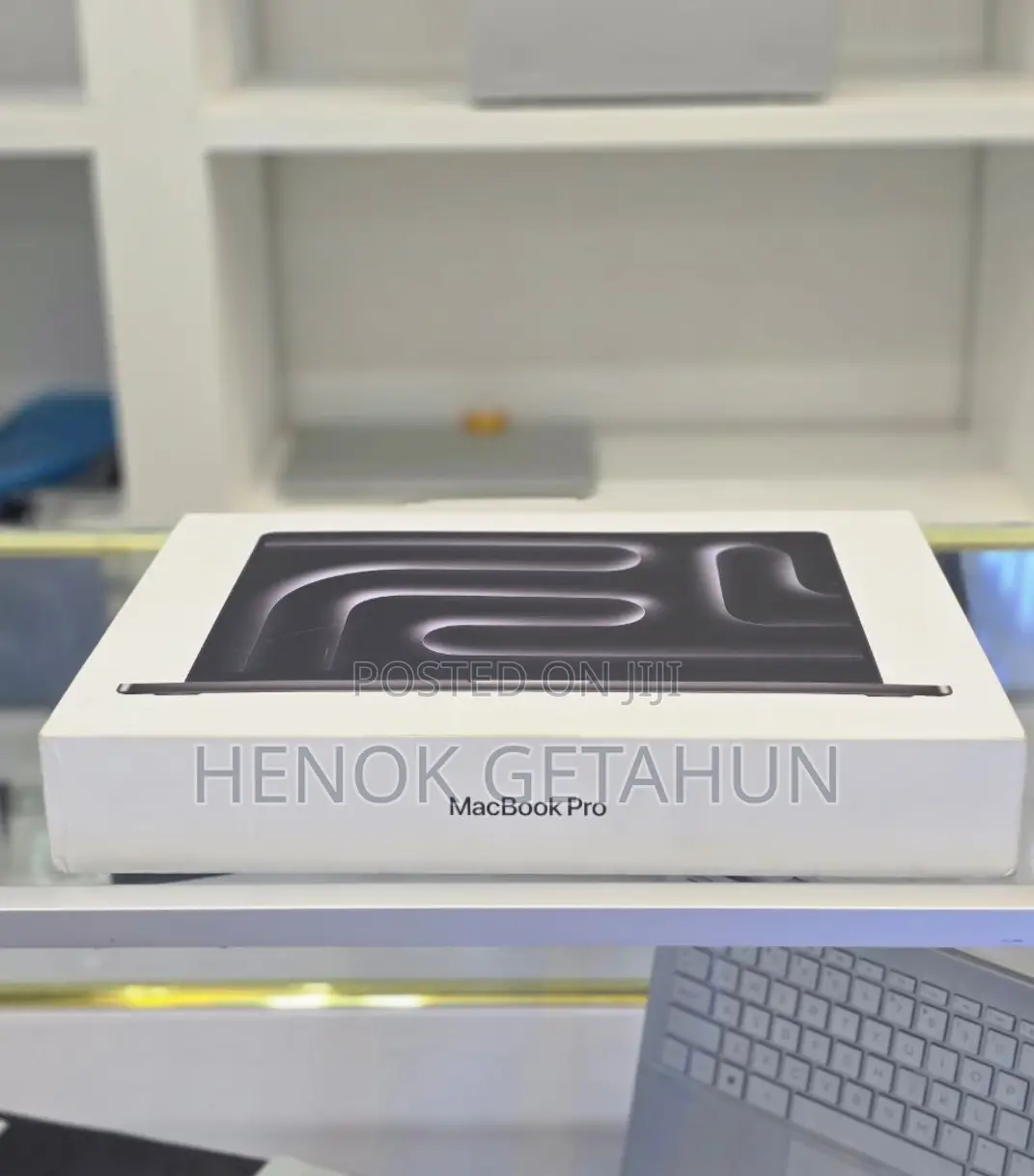 New Laptop Apple MacBook Pro 32GB Apple M3 SSD 512GB