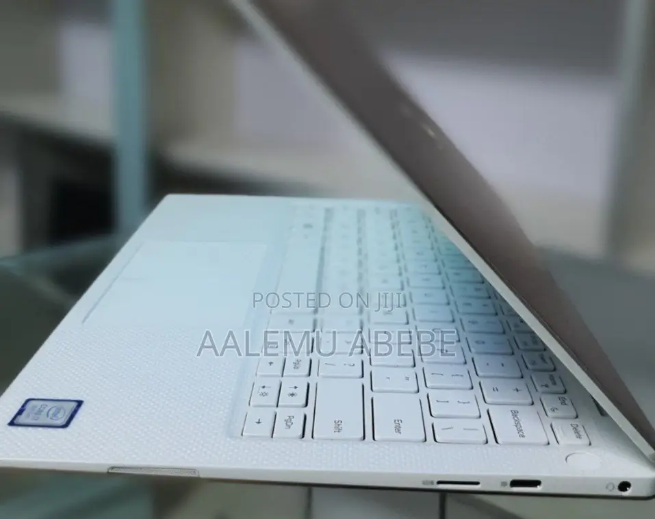 New Laptop Dell XPS 13 16GB Intel Core I7 SSD 512GB