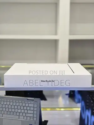 Photo - New Laptop Apple MacBook Air 8GB Apple M3 SSD 512GB