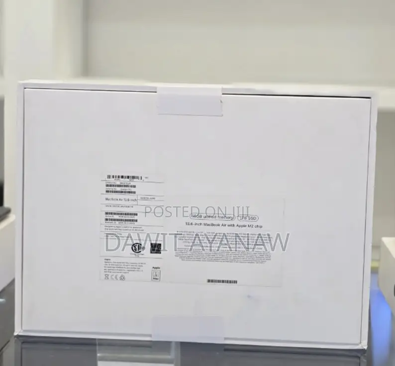 New Laptop Apple MacBook Air 2022 M2 16GB Apple M2 SSD 512GB