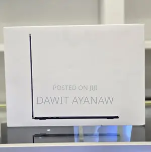 Photo - New Laptop Apple MacBook Air 2022 M2 8GB Apple M2 SSD 512GB