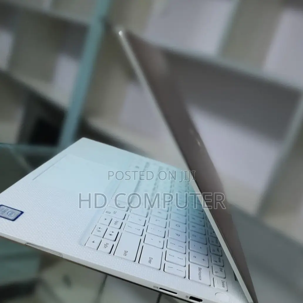 New Laptop Dell 16GB Intel Core I7 SSD 512GB