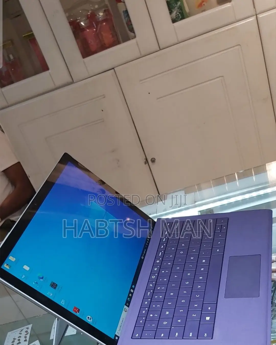 New Laptop Microsoft Surface 4GB Intel Core M SSD 128GB