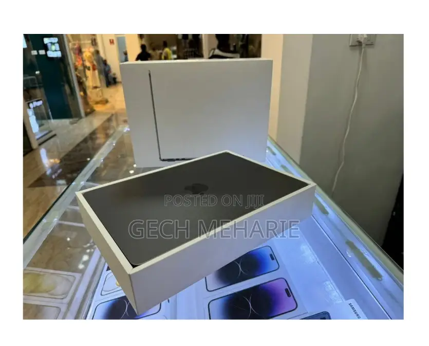 New Laptop Apple MacBook Air 2022 M2 16GB Intel Core I7 SSD 256GB