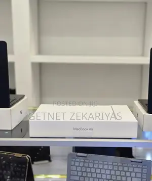 New Laptop Apple MacBook Air 2022 M2 16GB Apple M2 SSD 1T