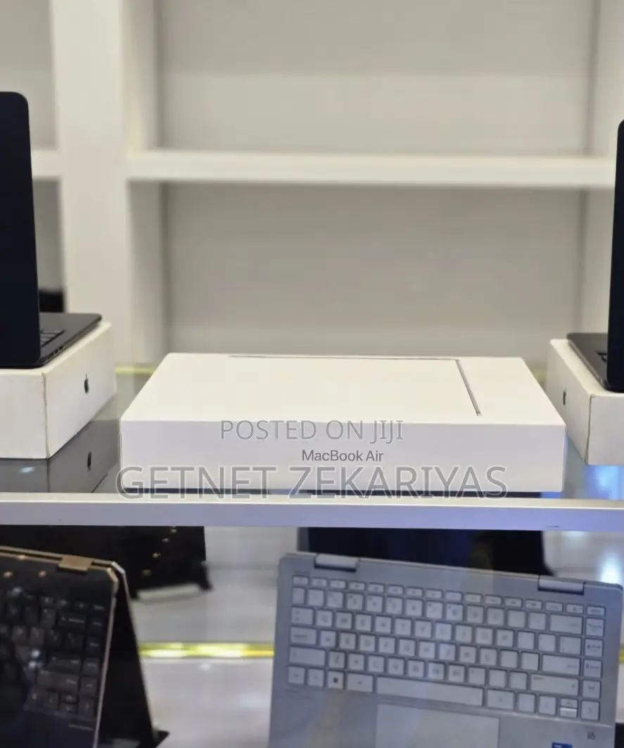 New Laptop Apple MacBook Air 2022 M2 16GB Apple M2 SSD 1T