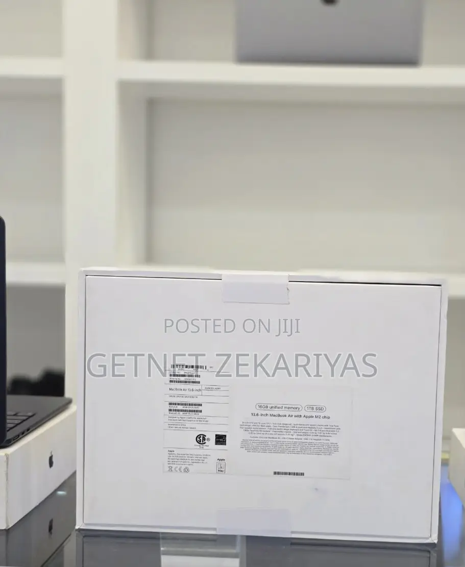 New Laptop Apple MacBook Air 2022 M2 16GB Apple M2 SSD 1T