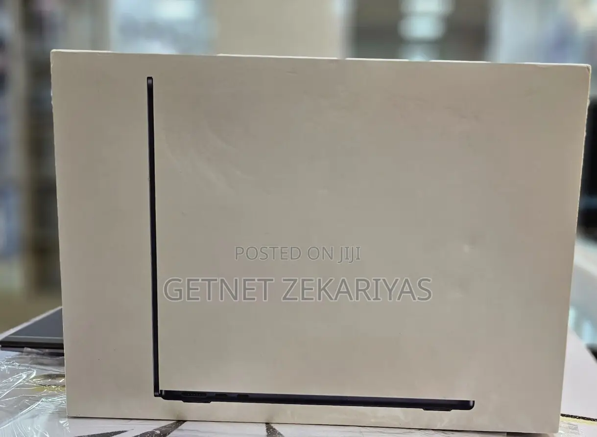 New Laptop Apple MacBook Air 2022 M2 8GB Apple M2 SSD 256GB