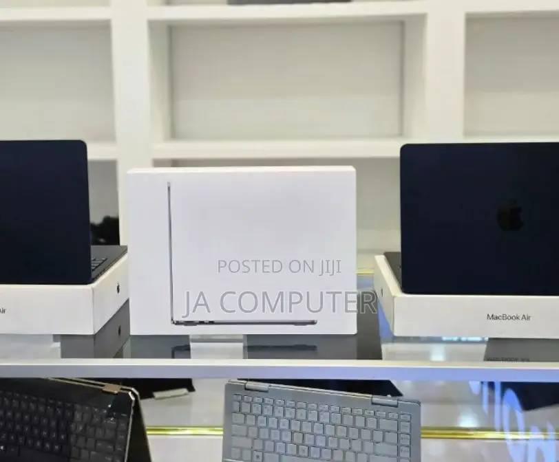 New Laptop Apple MacBook Air 2022 M2 16GB Apple M2 SSD 1T