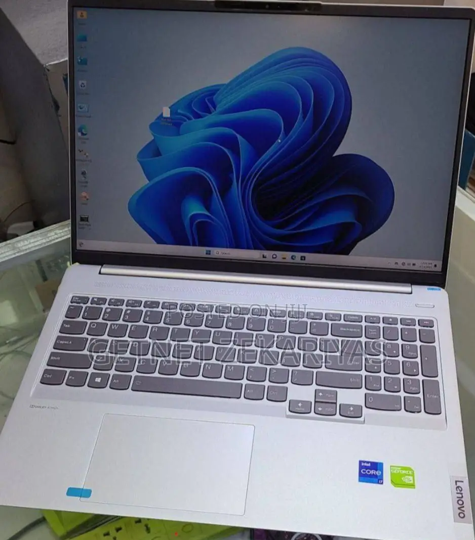 New Laptop Lenovo Ideapad 3 16GB Intel Core I7 SSD 512GB