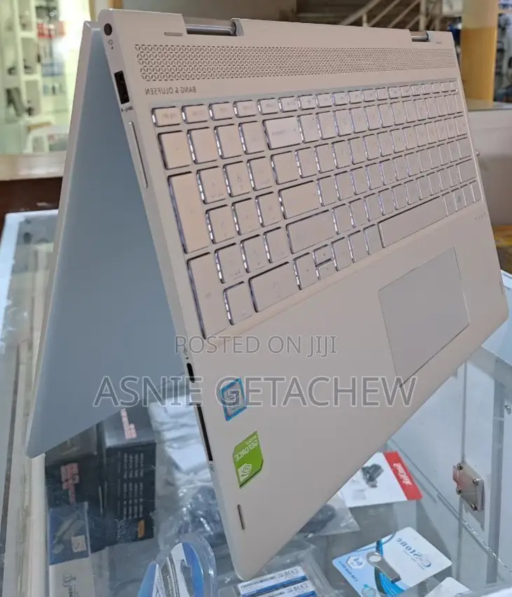 New Laptop HP Envy X360 8GB Intel Core I5 SSD 512GB