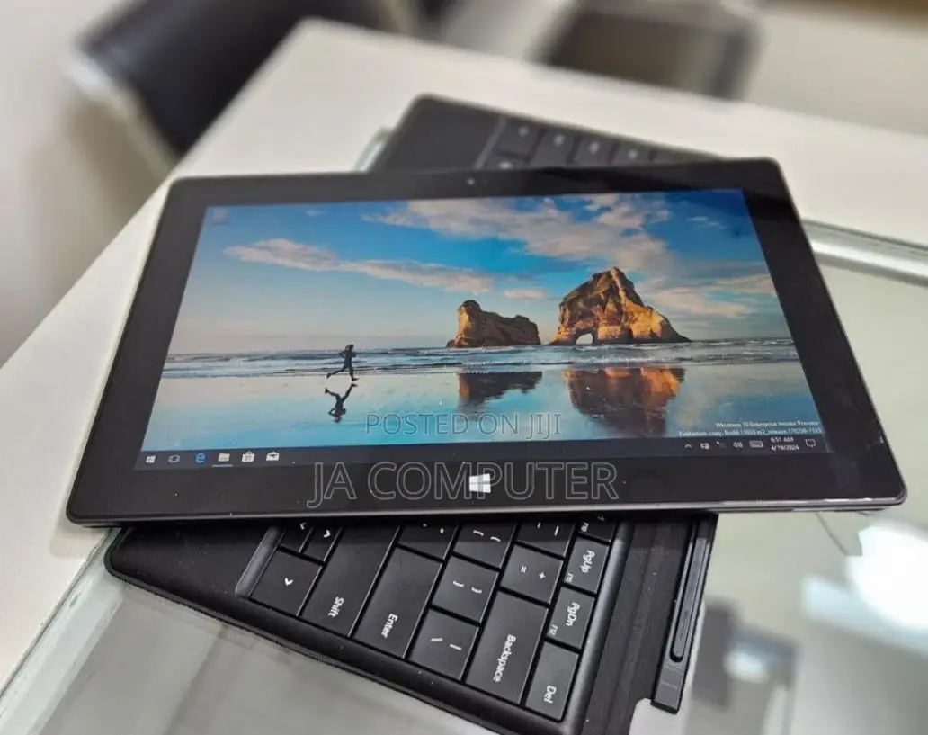 New Laptop Microsoft Surface 3GB Intel Core I3 SSD 32GB