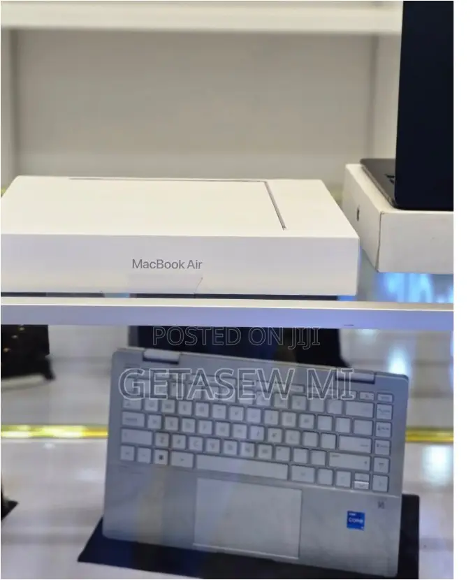 New Laptop Apple MacBook Air 2022 M2 16GB Apple M2 SSD 1T