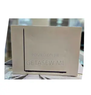 New Laptop Apple MacBook Air 2022 M2 16GB Apple M2 SSD 1T