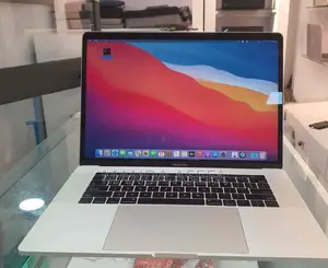 New Laptop Apple MacBook Pro 2017 16GB Intel Core I7 SSD 1T