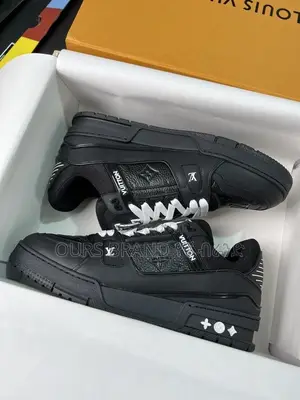 Louis Vuitton Trainer's Master Quality Shoes